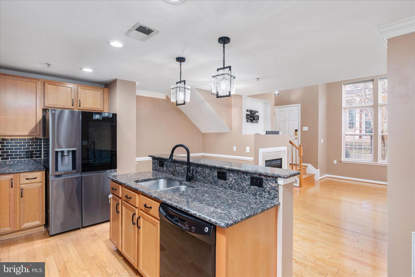 15246 ROSEMONT MANOR DR, HAYMARKET, Virginia 20169, 2 Bedrooms Bedrooms, ,2 BathroomsBathrooms,Residential,For sale,15246 ROSEMONT MANOR DR,VAPW2111048 MLS # VAPW2111048