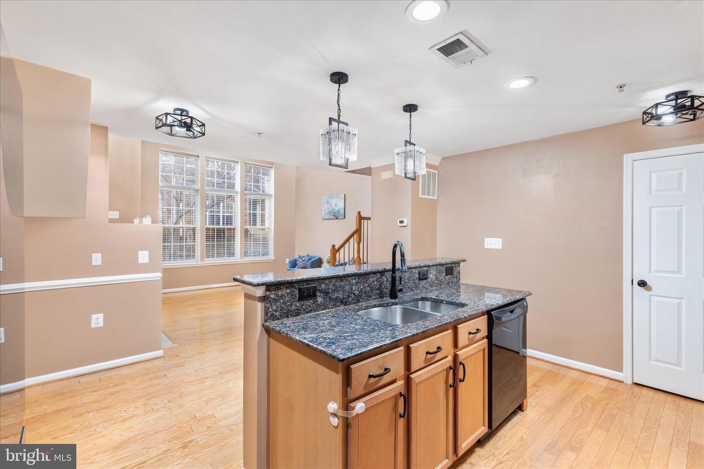 15246 ROSEMONT MANOR DR, HAYMARKET, Virginia 20169, 2 Bedrooms Bedrooms, ,2 BathroomsBathrooms,Residential,For sale,15246 ROSEMONT MANOR DR,VAPW2111048 MLS # VAPW2111048