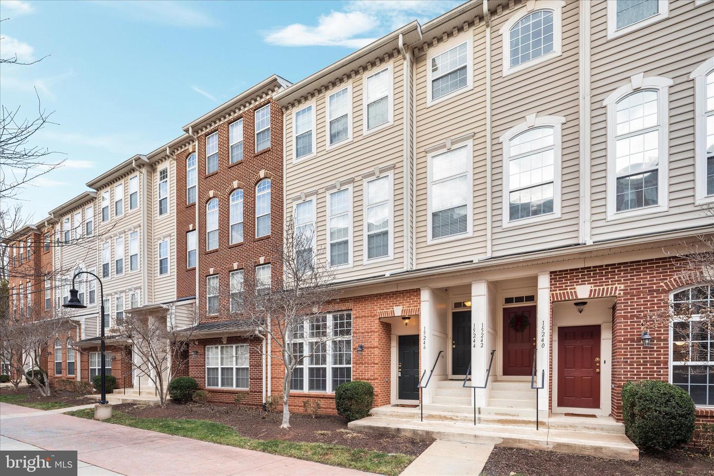 15246 ROSEMONT MANOR DR, HAYMARKET, Virginia 20169, 2 Bedrooms Bedrooms, ,2 BathroomsBathrooms,Residential,For sale,15246 ROSEMONT MANOR DR,VAPW2111048 MLS # VAPW2111048