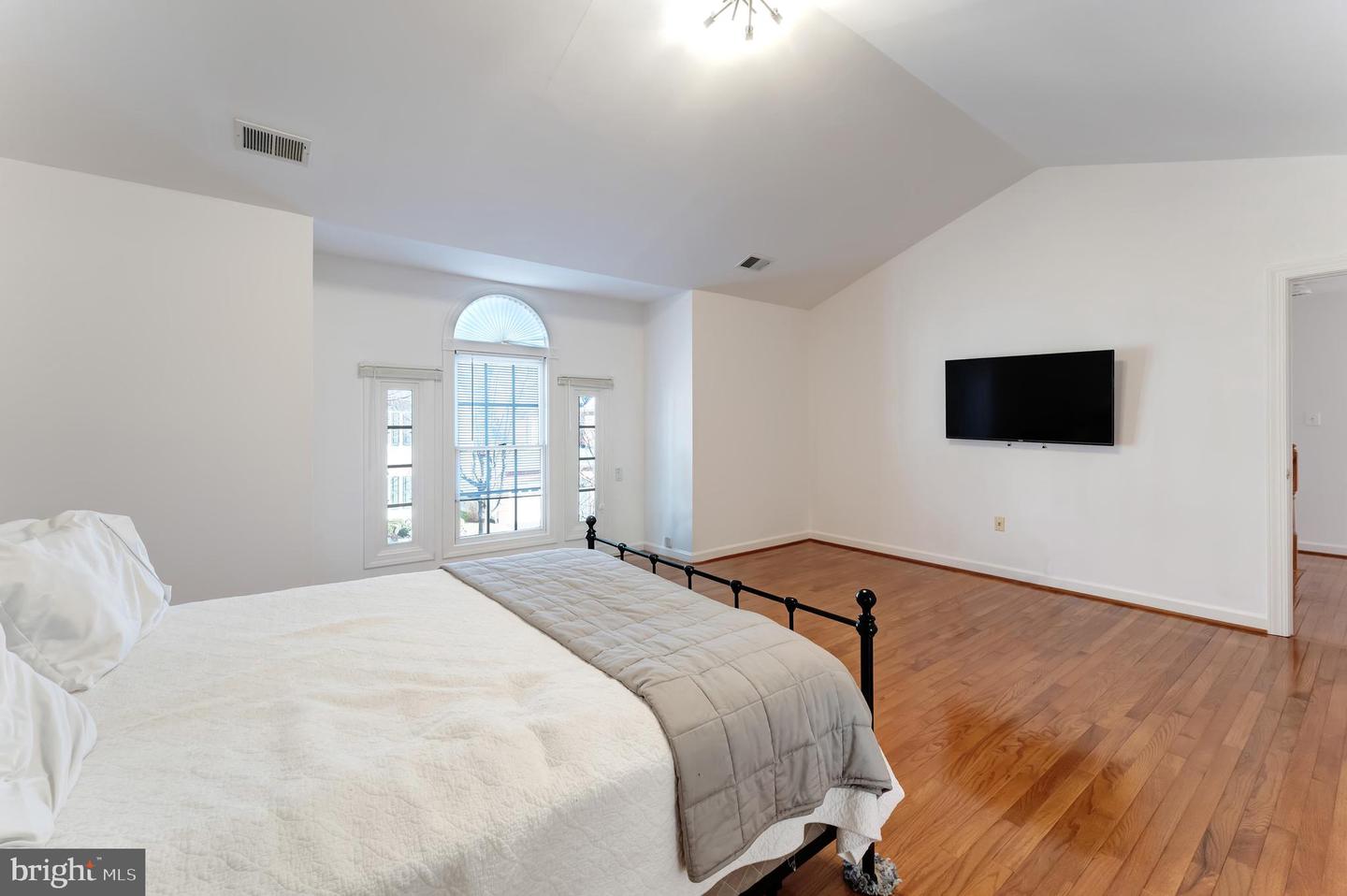 7708 STONE WHEAT CT, ALEXANDRIA, Virginia 22315, 5 Bedrooms Bedrooms, ,3 BathroomsBathrooms,Residential,For sale,7708 STONE WHEAT CT,VAFX2287120 MLS # VAFX2287120