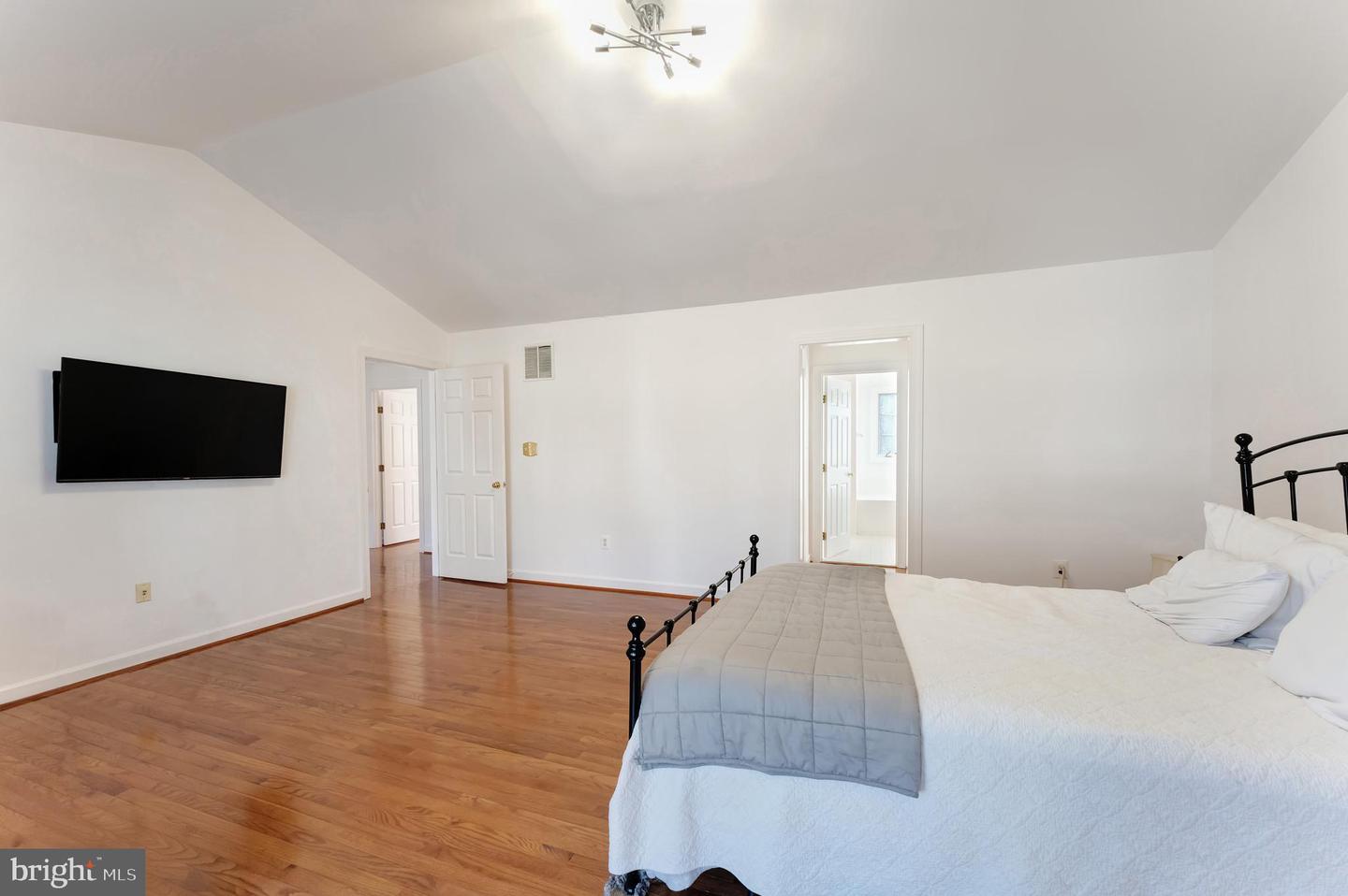 7708 STONE WHEAT CT, ALEXANDRIA, Virginia 22315, 5 Bedrooms Bedrooms, ,3 BathroomsBathrooms,Residential,For sale,7708 STONE WHEAT CT,VAFX2287120 MLS # VAFX2287120