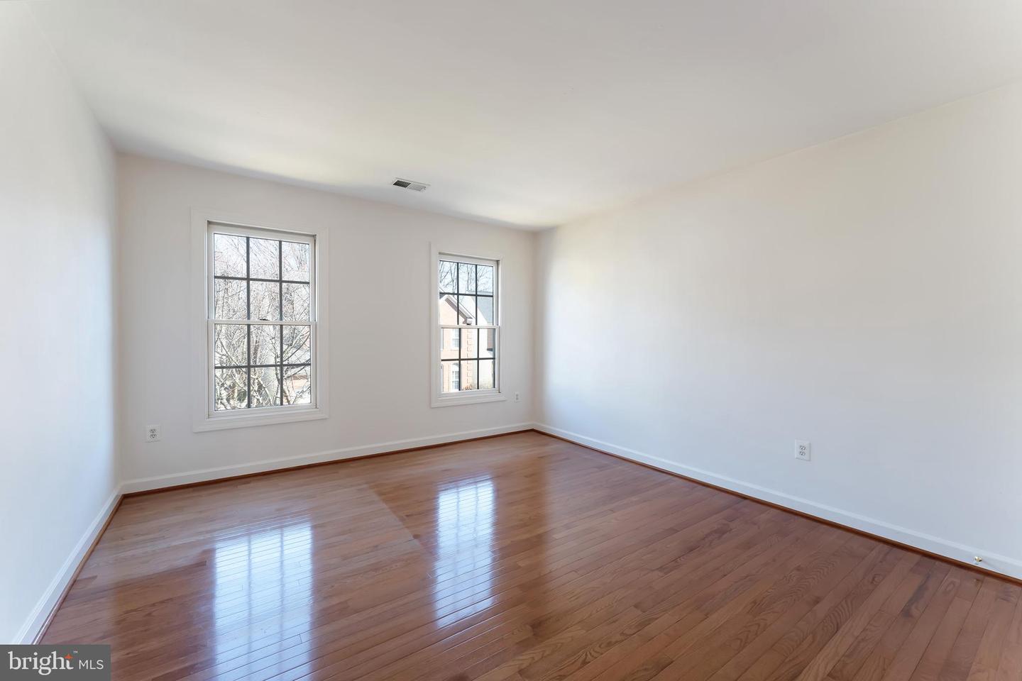 7708 STONE WHEAT CT, ALEXANDRIA, Virginia 22315, 5 Bedrooms Bedrooms, ,3 BathroomsBathrooms,Residential,For sale,7708 STONE WHEAT CT,VAFX2287120 MLS # VAFX2287120