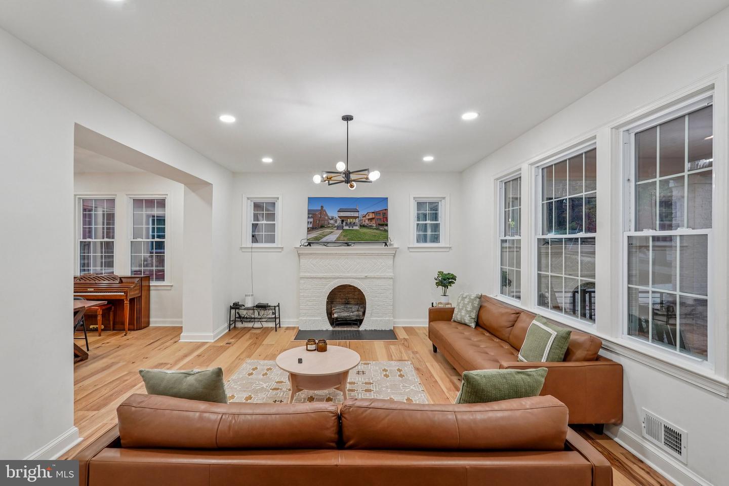 3422 PENNSYLVANIA AVE SE, WASHINGTON, District Of Columbia 20020, 5 Bedrooms Bedrooms, ,2 BathroomsBathrooms,Residential,For sale,3422 PENNSYLVANIA AVE SE,DCDC2242896 MLS # DCDC2242896