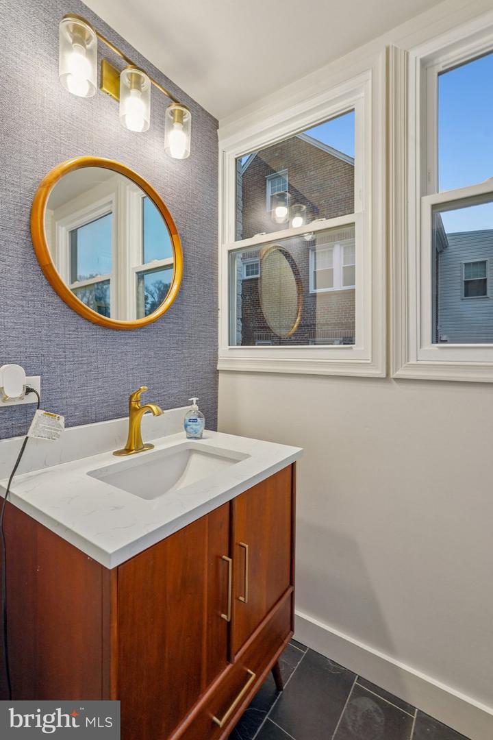 3422 PENNSYLVANIA AVE SE, WASHINGTON, District Of Columbia 20020, 5 Bedrooms Bedrooms, ,2 BathroomsBathrooms,Residential,For sale,3422 PENNSYLVANIA AVE SE,DCDC2242896 MLS # DCDC2242896