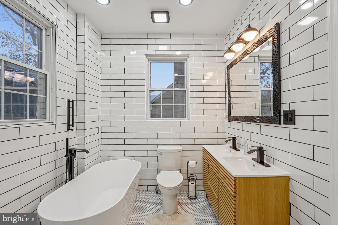 3422 PENNSYLVANIA AVE SE, WASHINGTON, District Of Columbia 20020, 5 Bedrooms Bedrooms, ,2 BathroomsBathrooms,Residential,For sale,3422 PENNSYLVANIA AVE SE,DCDC2242896 MLS # DCDC2242896