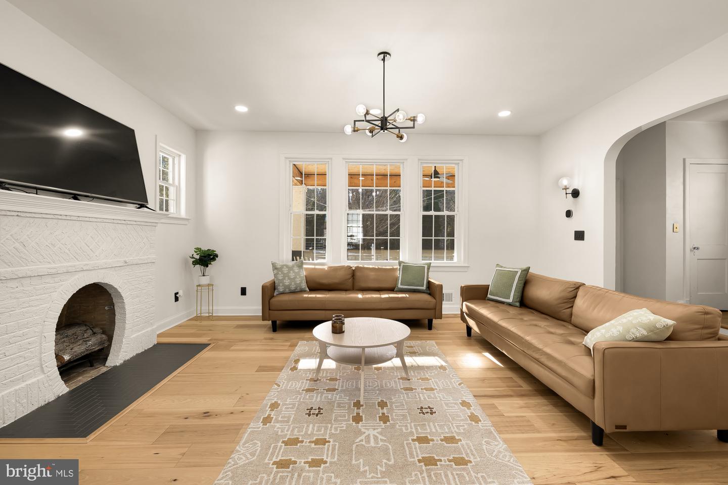 3422 PENNSYLVANIA AVE SE, WASHINGTON, District Of Columbia 20020, 5 Bedrooms Bedrooms, ,2 BathroomsBathrooms,Residential,For sale,3422 PENNSYLVANIA AVE SE,DCDC2242896 MLS # DCDC2242896