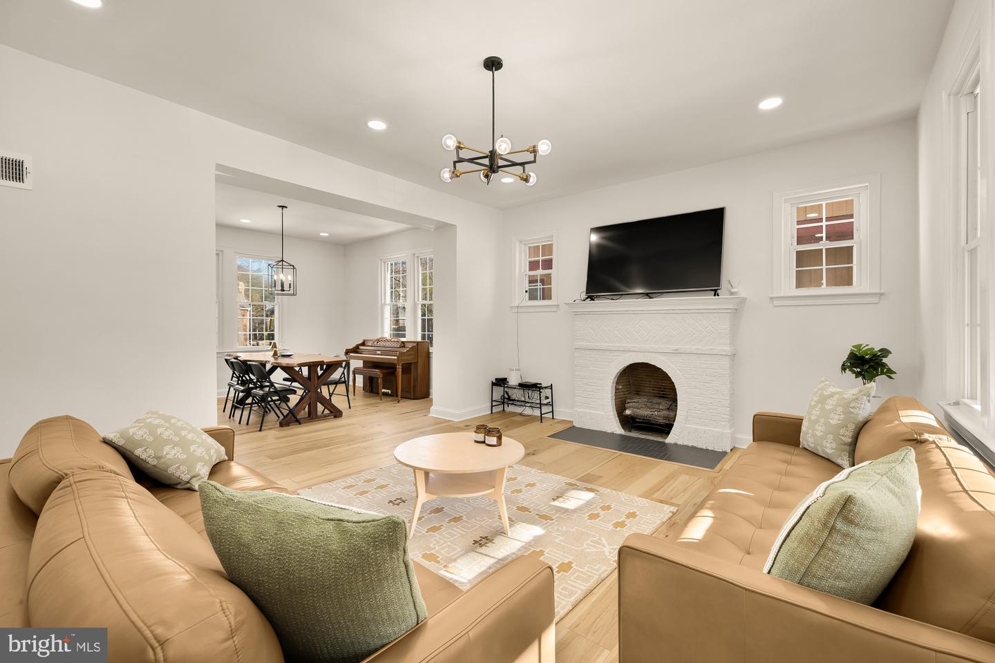 3422 PENNSYLVANIA AVE SE, WASHINGTON, District Of Columbia 20020, 5 Bedrooms Bedrooms, ,2 BathroomsBathrooms,Residential,For sale,3422 PENNSYLVANIA AVE SE,DCDC2242896 MLS # DCDC2242896