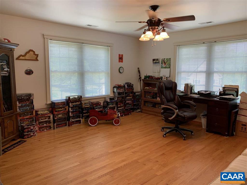 3206 SCARLET OAK LN, CHARLOTTESVILLE, Virginia 22911, 5 Bedrooms Bedrooms, ,4 BathroomsBathrooms,Residential,For sale,3206 SCARLET OAK LN,672736 MLS # 672736