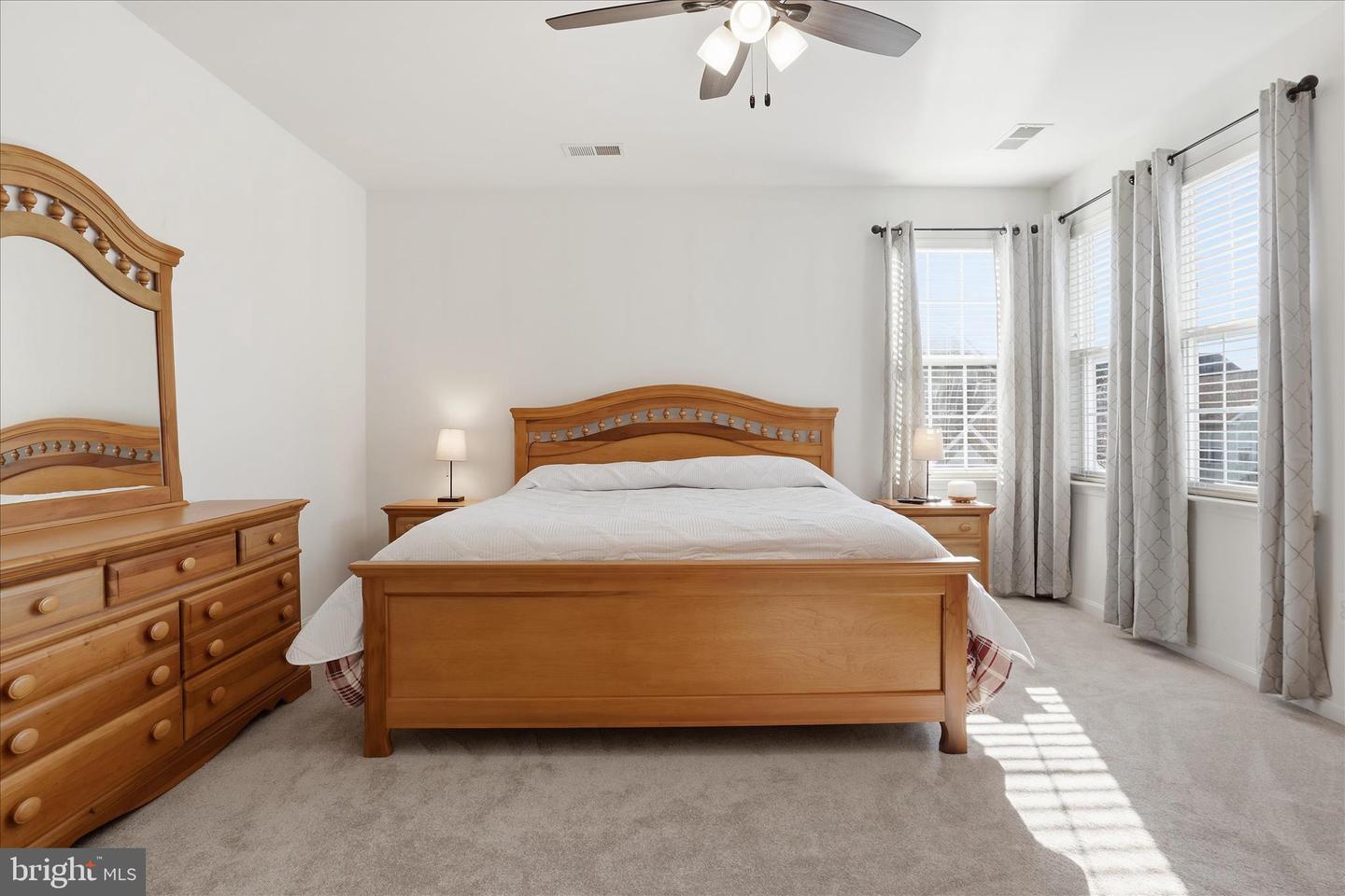 17447 LETHRIDGE CIR, ROUND HILL, Virginia 20141, 4 Bedrooms Bedrooms, ,2 BathroomsBathrooms,Residential,For sale,17447 LETHRIDGE CIR,VALO2114456 MLS # VALO2114456