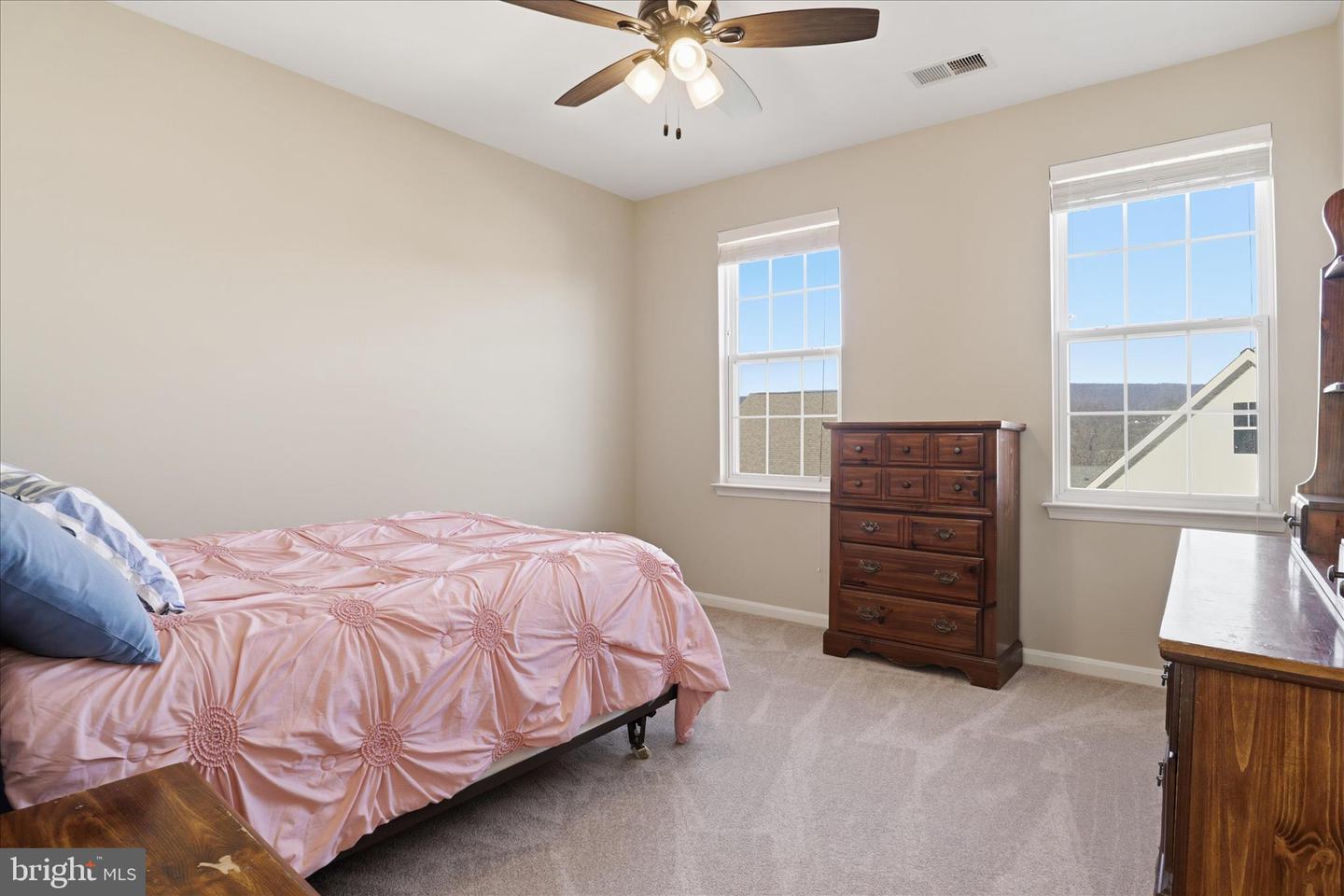 17447 LETHRIDGE CIR, ROUND HILL, Virginia 20141, 4 Bedrooms Bedrooms, ,2 BathroomsBathrooms,Residential,For sale,17447 LETHRIDGE CIR,VALO2114456 MLS # VALO2114456