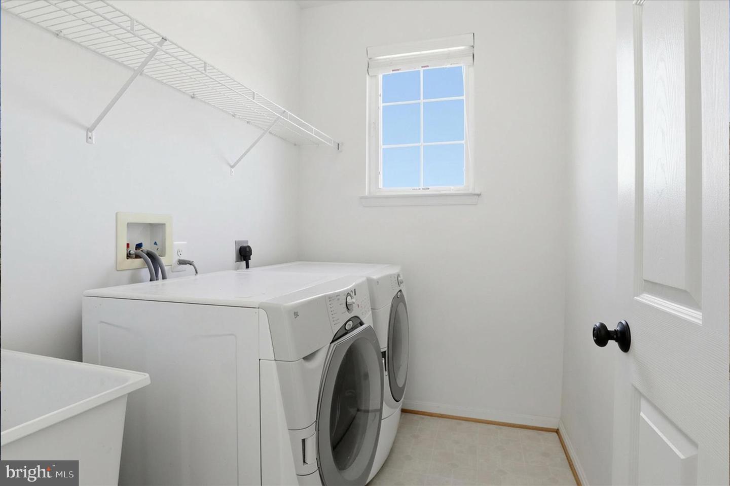 17447 LETHRIDGE CIR, ROUND HILL, Virginia 20141, 4 Bedrooms Bedrooms, ,2 BathroomsBathrooms,Residential,For sale,17447 LETHRIDGE CIR,VALO2114456 MLS # VALO2114456