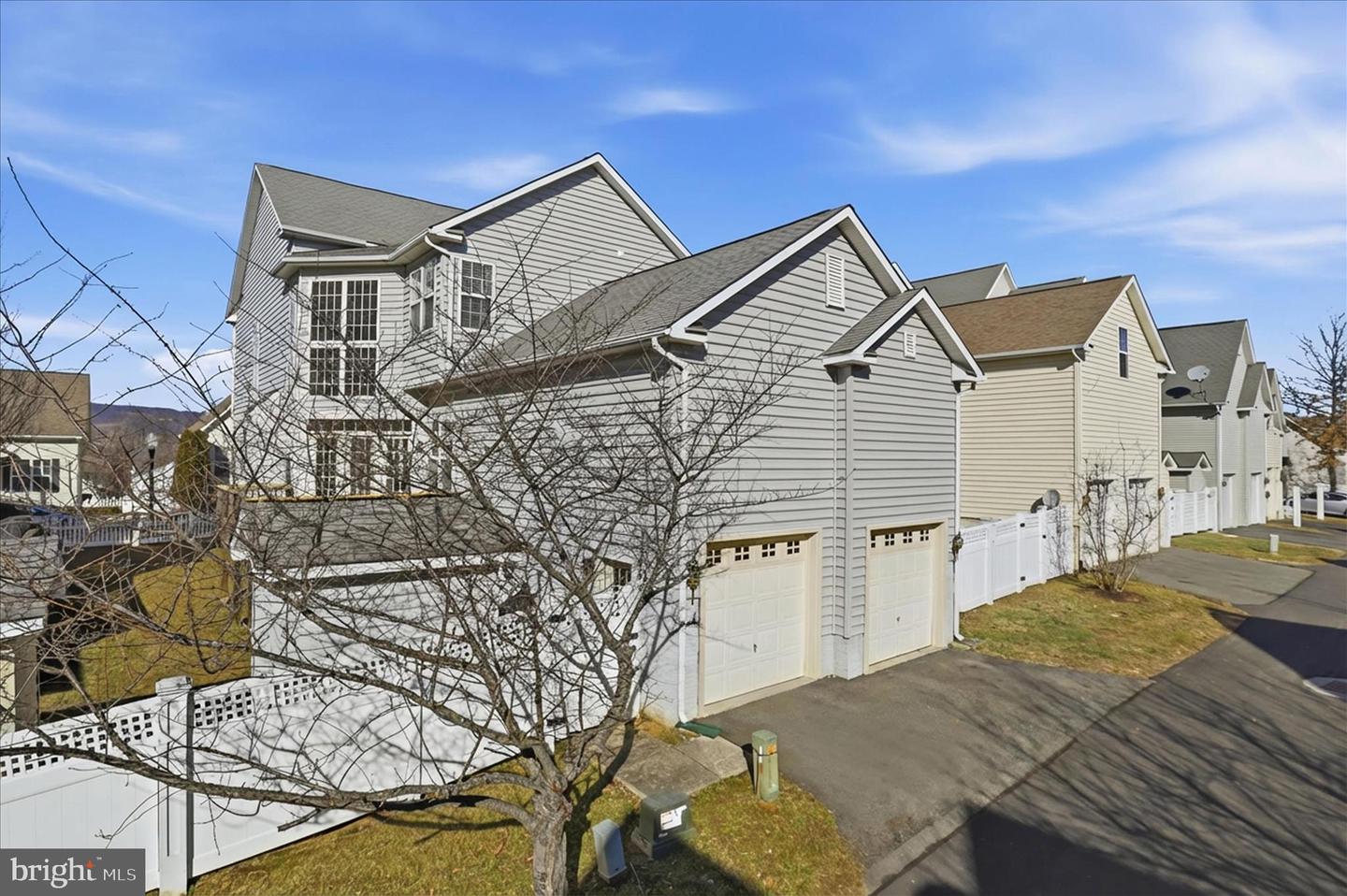 17447 LETHRIDGE CIR, ROUND HILL, Virginia 20141, 4 Bedrooms Bedrooms, ,2 BathroomsBathrooms,Residential,For sale,17447 LETHRIDGE CIR,VALO2114456 MLS # VALO2114456