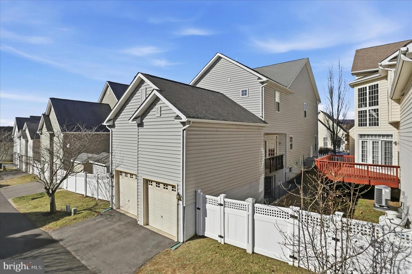 17447 LETHRIDGE CIR, ROUND HILL, Virginia 20141, 4 Bedrooms Bedrooms, ,2 BathroomsBathrooms,Residential,For sale,17447 LETHRIDGE CIR,VALO2114456 MLS # VALO2114456