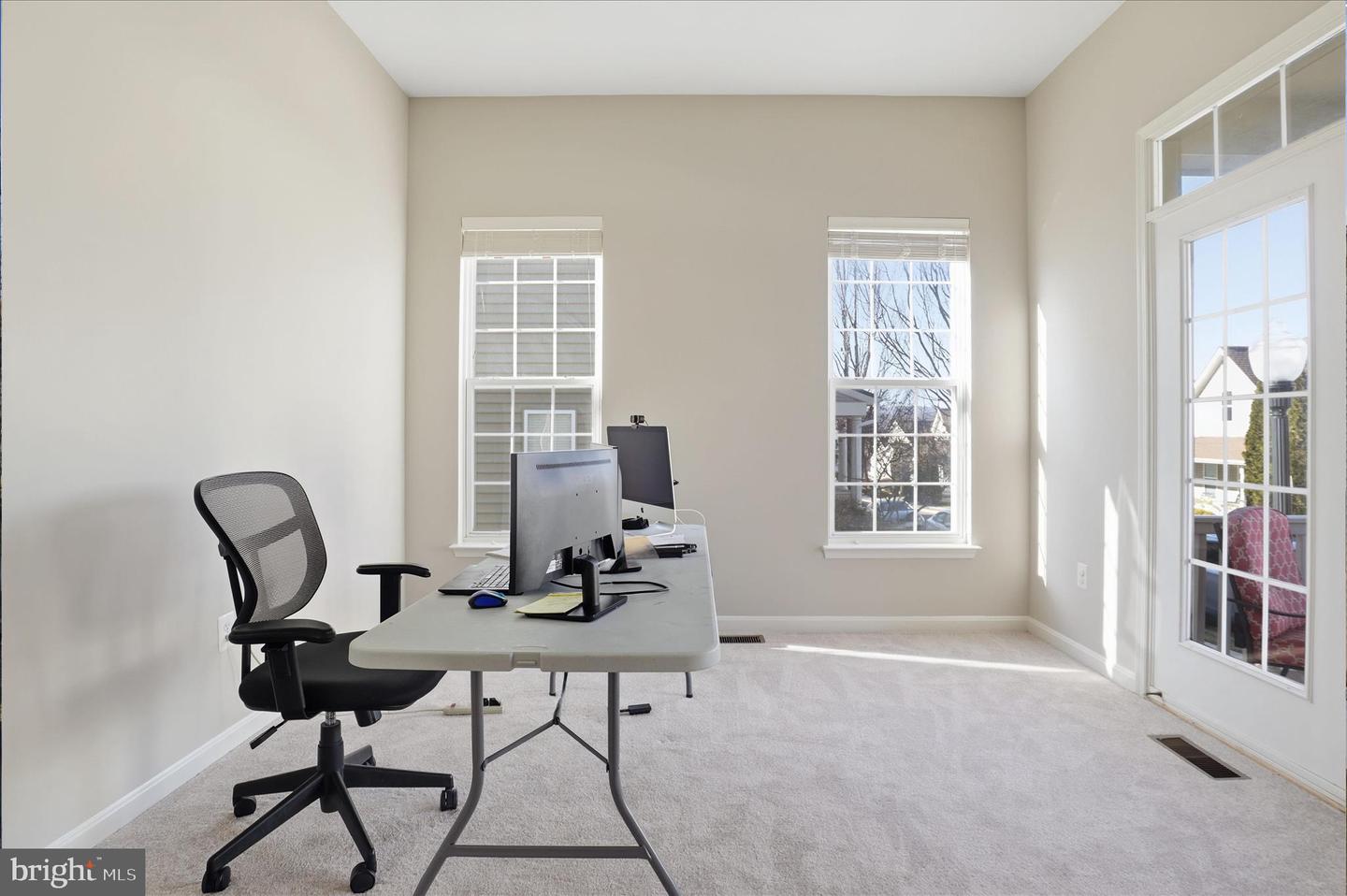 17447 LETHRIDGE CIR, ROUND HILL, Virginia 20141, 4 Bedrooms Bedrooms, ,2 BathroomsBathrooms,Residential,For sale,17447 LETHRIDGE CIR,VALO2114456 MLS # VALO2114456