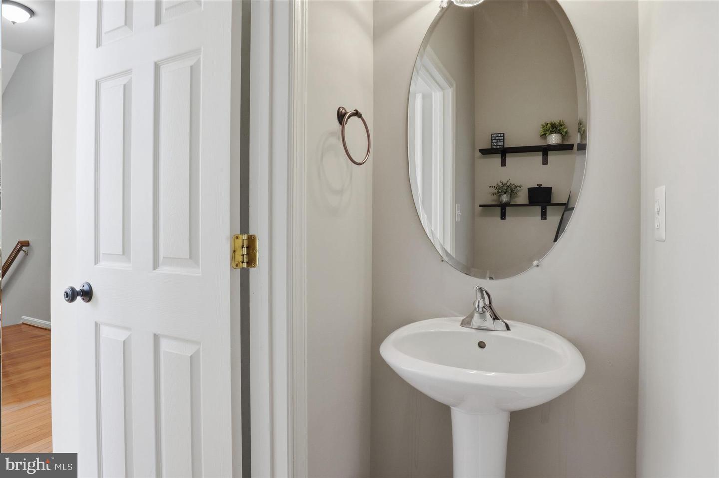 17447 LETHRIDGE CIR, ROUND HILL, Virginia 20141, 4 Bedrooms Bedrooms, ,2 BathroomsBathrooms,Residential,For sale,17447 LETHRIDGE CIR,VALO2114456 MLS # VALO2114456