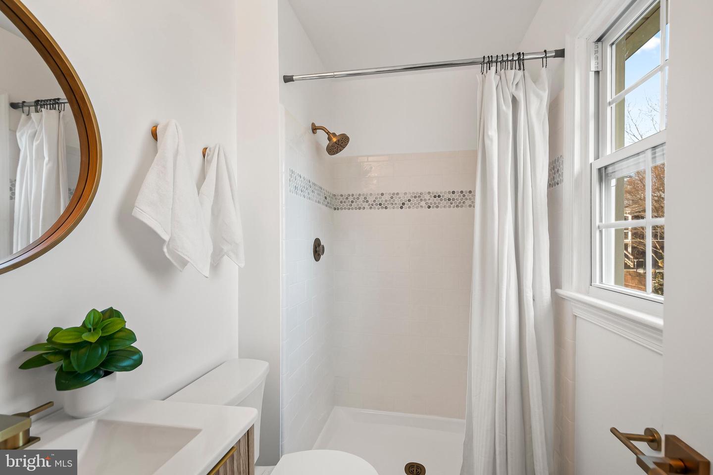 7936 SAINT DENNIS DR, SPRINGFIELD, Virginia 22153, 5 Bedrooms Bedrooms, ,3 BathroomsBathrooms,Residential,For sale,7936 SAINT DENNIS DR,VAFX2287232 MLS # VAFX2287232