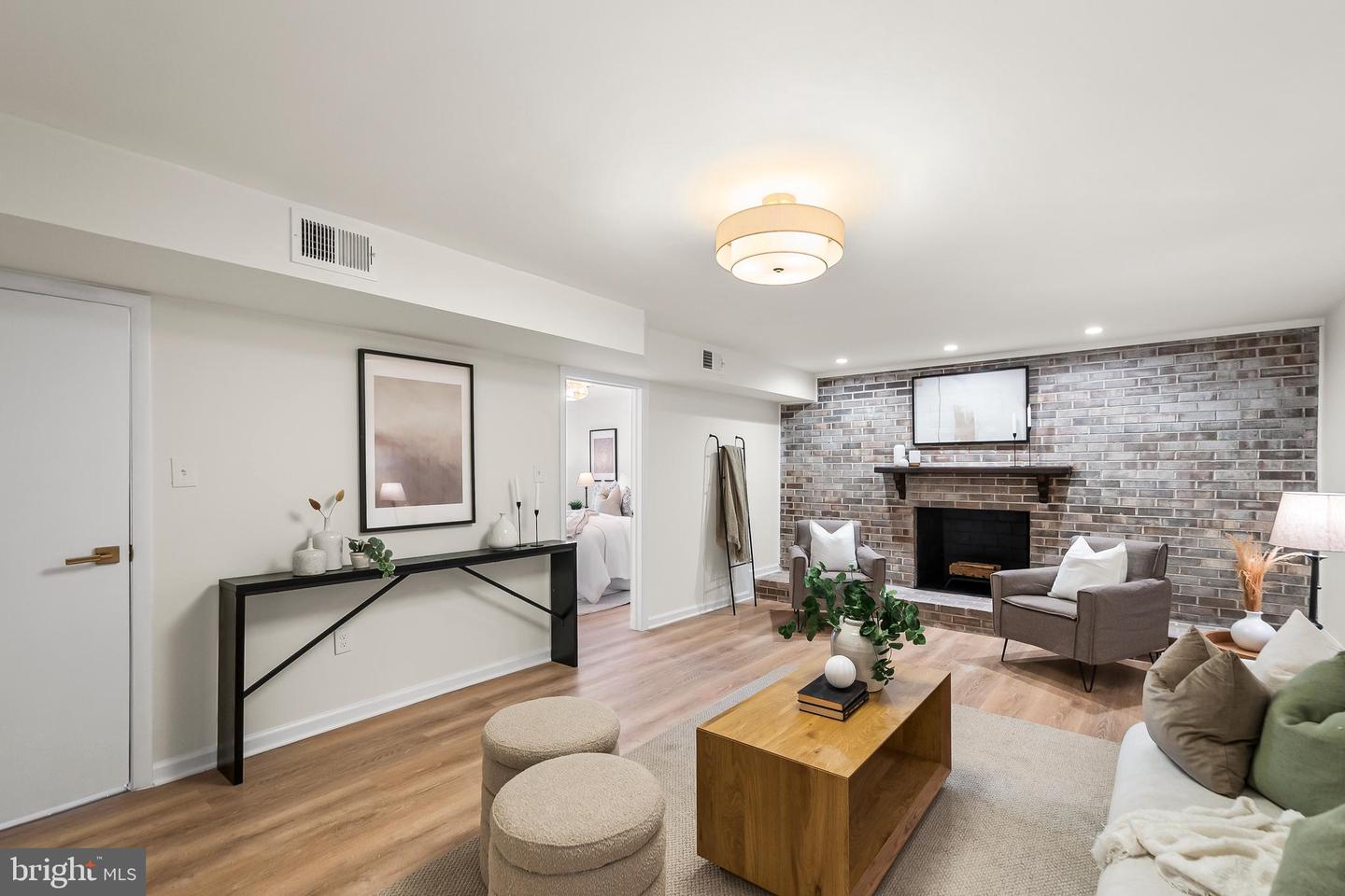 7936 SAINT DENNIS DR, SPRINGFIELD, Virginia 22153, 5 Bedrooms Bedrooms, ,3 BathroomsBathrooms,Residential,For sale,7936 SAINT DENNIS DR,VAFX2287232 MLS # VAFX2287232