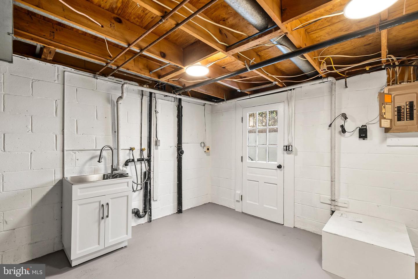 7936 SAINT DENNIS DR, SPRINGFIELD, Virginia 22153, 5 Bedrooms Bedrooms, ,3 BathroomsBathrooms,Residential,For sale,7936 SAINT DENNIS DR,VAFX2287232 MLS # VAFX2287232