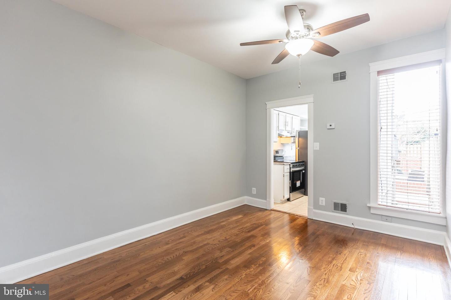 511 N COLUMBUS ST, ALEXANDRIA, Virginia 22314, 2 Bedrooms Bedrooms, ,1 BathroomBathrooms,Residential,For sale,511 N COLUMBUS ST,VAAX2053472 MLS # VAAX2053472