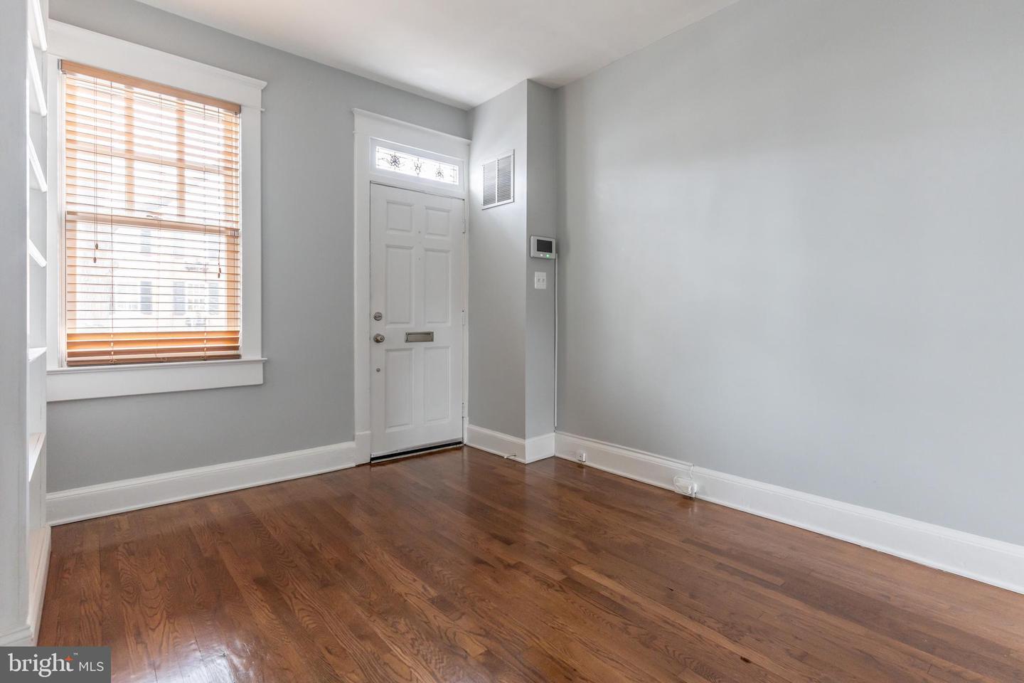 511 N COLUMBUS ST, ALEXANDRIA, Virginia 22314, 2 Bedrooms Bedrooms, ,1 BathroomBathrooms,Residential,For sale,511 N COLUMBUS ST,VAAX2053472 MLS # VAAX2053472