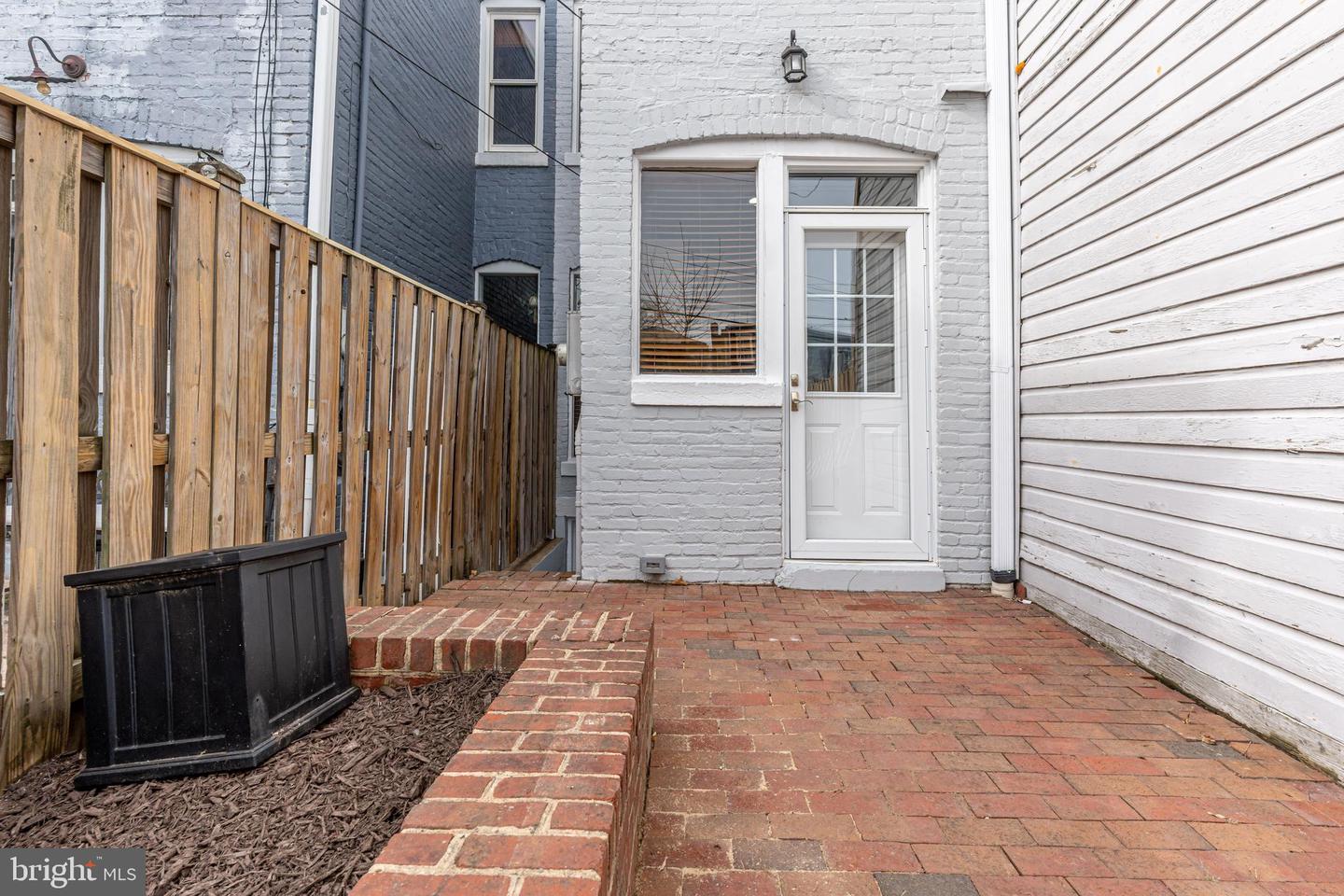 511 N COLUMBUS ST, ALEXANDRIA, Virginia 22314, 2 Bedrooms Bedrooms, ,1 BathroomBathrooms,Residential,For sale,511 N COLUMBUS ST,VAAX2053472 MLS # VAAX2053472