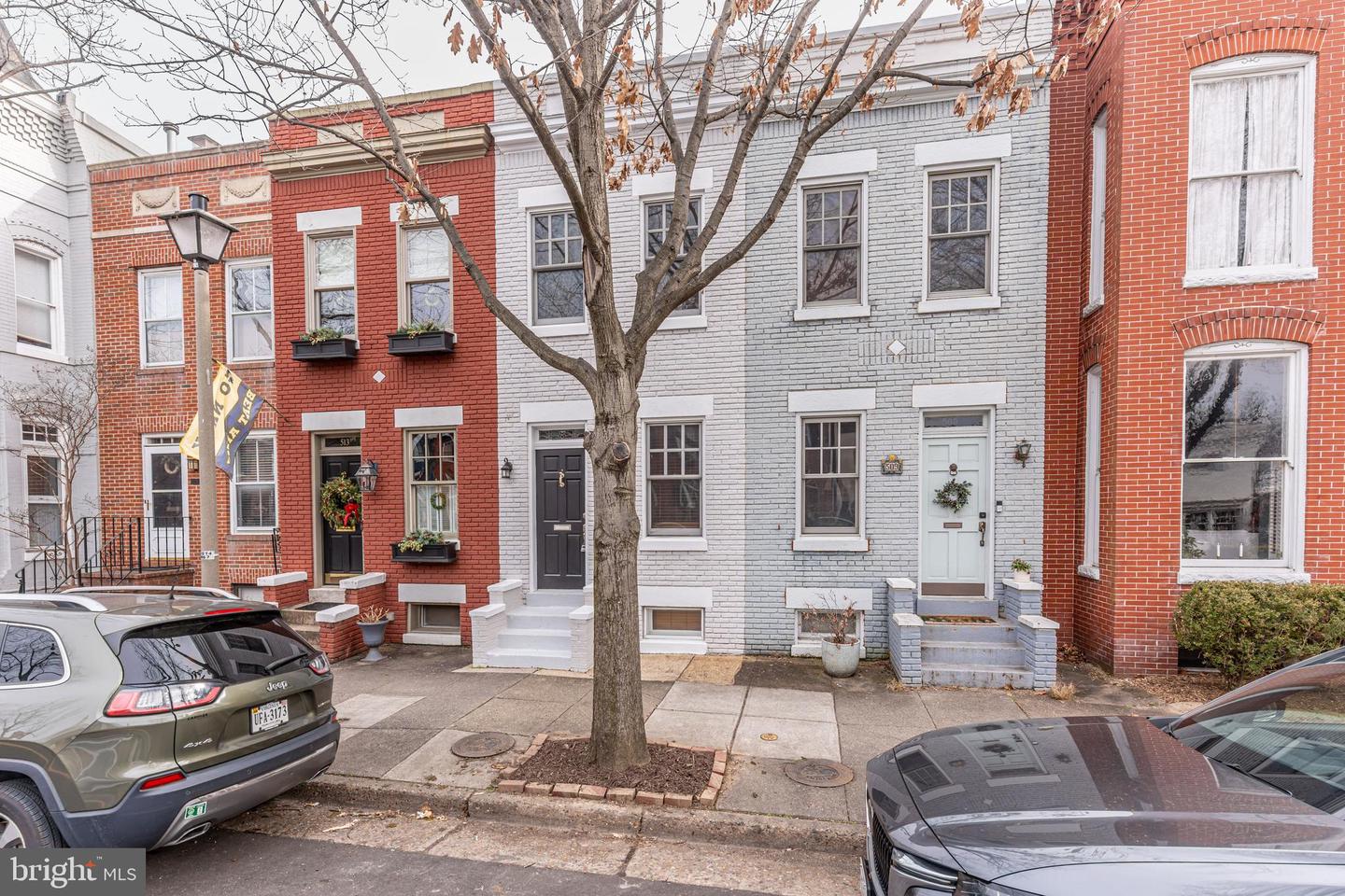 511 N COLUMBUS ST, ALEXANDRIA, Virginia 22314, 2 Bedrooms Bedrooms, ,1 BathroomBathrooms,Residential,For sale,511 N COLUMBUS ST,VAAX2053472 MLS # VAAX2053472