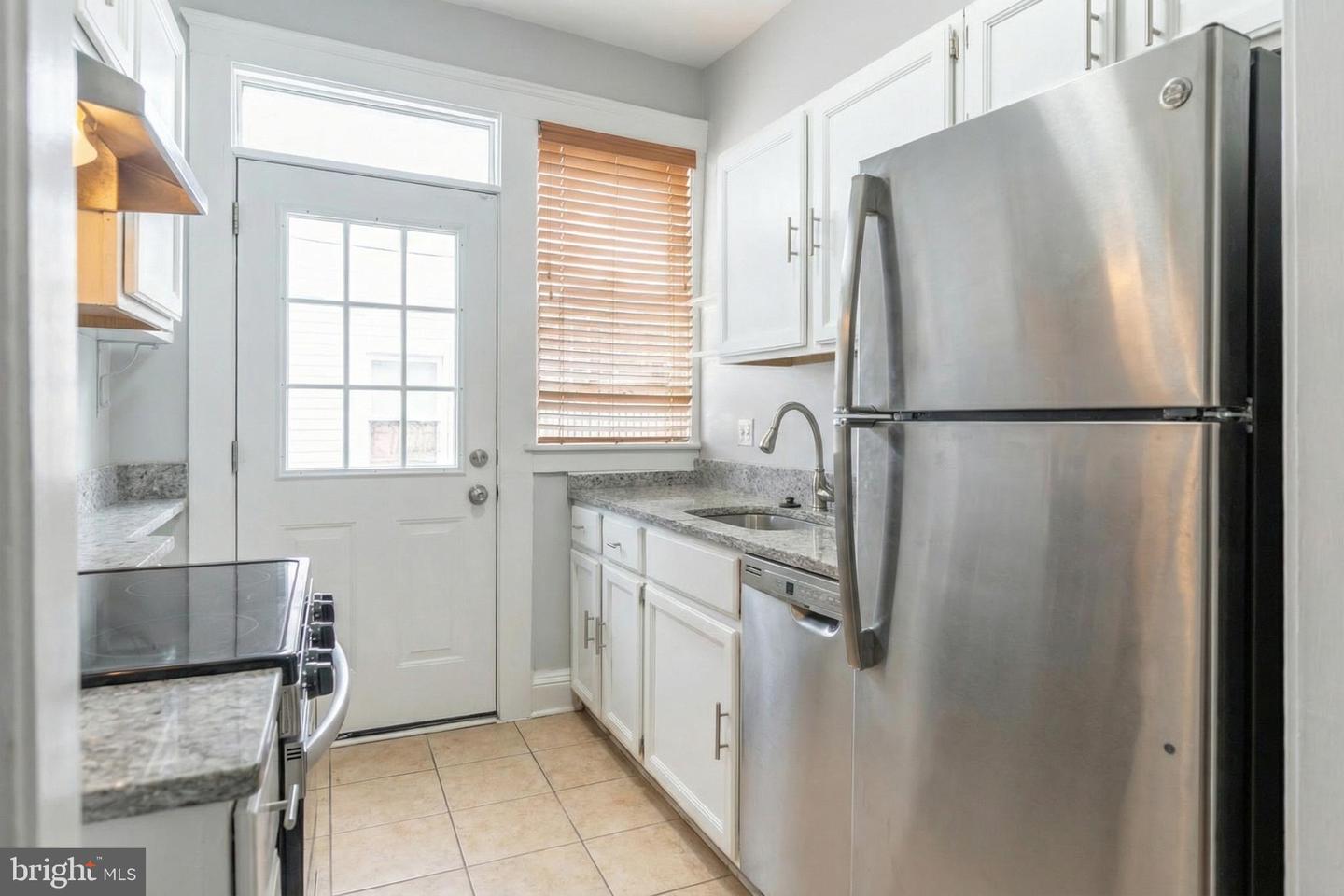 511 N COLUMBUS ST, ALEXANDRIA, Virginia 22314, 2 Bedrooms Bedrooms, ,1 BathroomBathrooms,Residential,For sale,511 N COLUMBUS ST,VAAX2053472 MLS # VAAX2053472