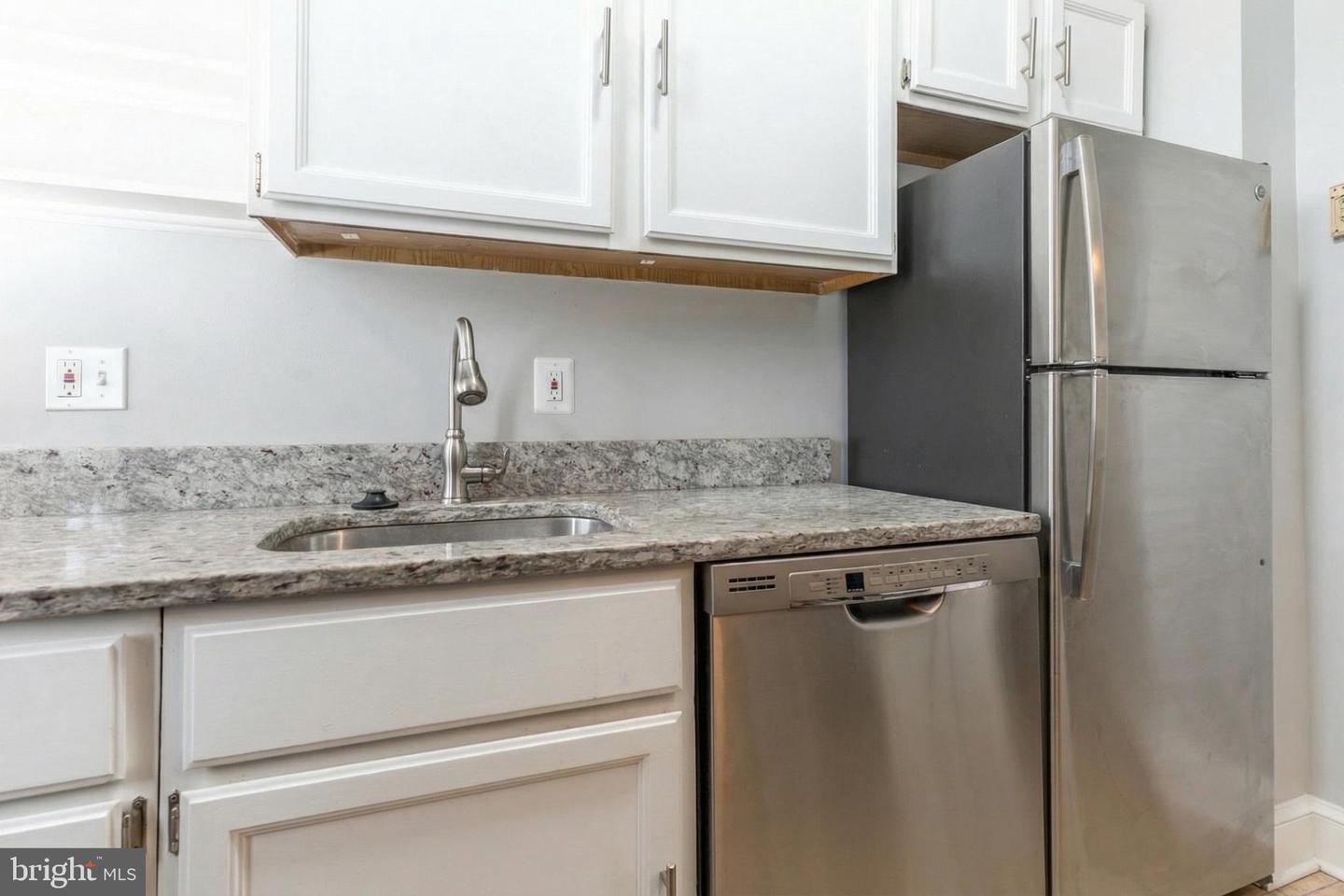 511 N COLUMBUS ST, ALEXANDRIA, Virginia 22314, 2 Bedrooms Bedrooms, ,1 BathroomBathrooms,Residential,For sale,511 N COLUMBUS ST,VAAX2053472 MLS # VAAX2053472