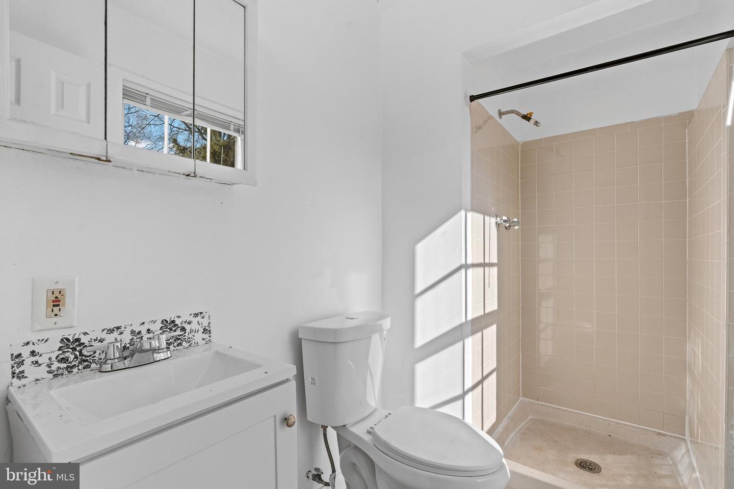 9715 PICKETT LN, MANASSAS, Virginia 20110, 3 Bedrooms Bedrooms, ,2 BathroomsBathrooms,Residential,For sale,9715 PICKETT LN,VAMN2010008 MLS # VAMN2010008