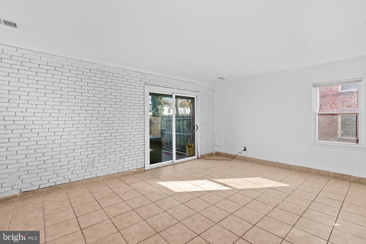 9715 PICKETT LN, MANASSAS, Virginia 20110, 3 Bedrooms Bedrooms, ,2 BathroomsBathrooms,Residential,For sale,9715 PICKETT LN,VAMN2010008 MLS # VAMN2010008