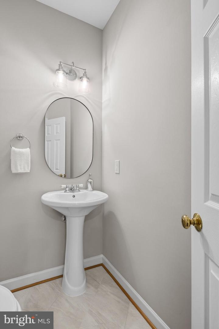 4638 ASPEN HILL CT, ANNANDALE, Virginia 22003, 5 Bedrooms Bedrooms, ,4 BathroomsBathrooms,Residential,For sale,4638 ASPEN HILL CT,VAFX2287364 MLS # VAFX2287364 4638 ASPEN HILL CT, ANNANDALE, Virginia 22003, 5 Bedrooms Bedrooms, ,4 BathroomsBathrooms,Residential,For sale,4638 ASPEN HILL CT,VAFX2287364 MLS # VAFX2287364