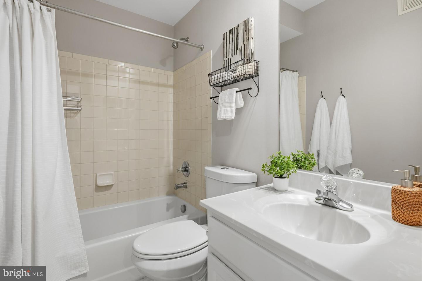 4638 ASPEN HILL CT, ANNANDALE, Virginia 22003, 5 Bedrooms Bedrooms, ,4 BathroomsBathrooms,Residential,For sale,4638 ASPEN HILL CT,VAFX2287364 MLS # VAFX2287364 4638 ASPEN HILL CT, ANNANDALE, Virginia 22003, 5 Bedrooms Bedrooms, ,4 BathroomsBathrooms,Residential,For sale,4638 ASPEN HILL CT,VAFX2287364 MLS # VAFX2287364