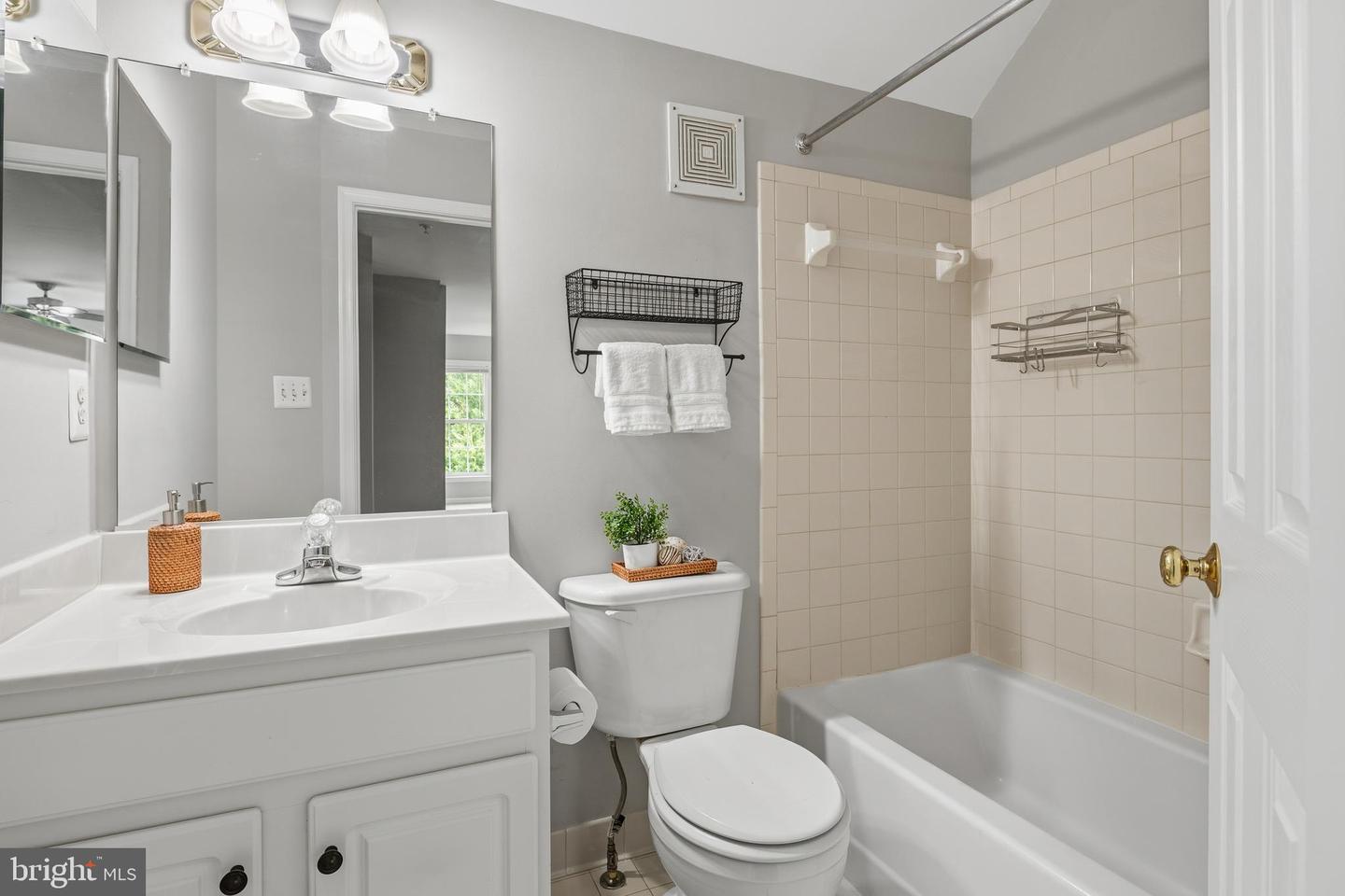 4638 ASPEN HILL CT, ANNANDALE, Virginia 22003, 5 Bedrooms Bedrooms, ,4 BathroomsBathrooms,Residential,For sale,4638 ASPEN HILL CT,VAFX2287364 MLS # VAFX2287364 4638 ASPEN HILL CT, ANNANDALE, Virginia 22003, 5 Bedrooms Bedrooms, ,4 BathroomsBathrooms,Residential,For sale,4638 ASPEN HILL CT,VAFX2287364 MLS # VAFX2287364