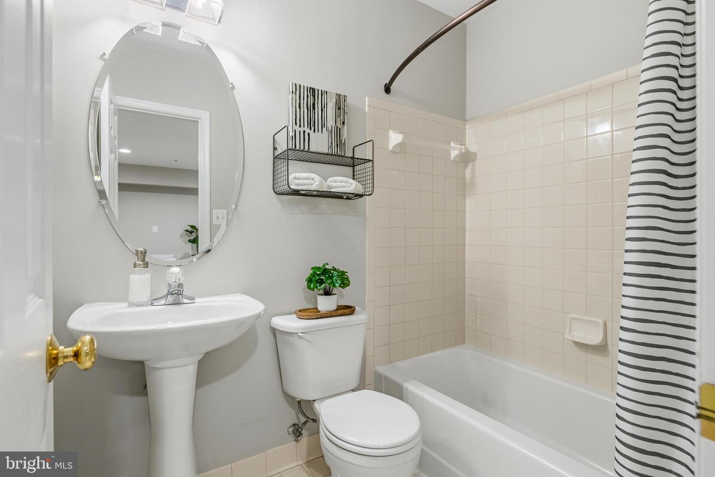 4638 ASPEN HILL CT, ANNANDALE, Virginia 22003, 5 Bedrooms Bedrooms, ,4 BathroomsBathrooms,Residential,For sale,4638 ASPEN HILL CT,VAFX2287364 MLS # VAFX2287364 4638 ASPEN HILL CT, ANNANDALE, Virginia 22003, 5 Bedrooms Bedrooms, ,4 BathroomsBathrooms,Residential,For sale,4638 ASPEN HILL CT,VAFX2287364 MLS # VAFX2287364