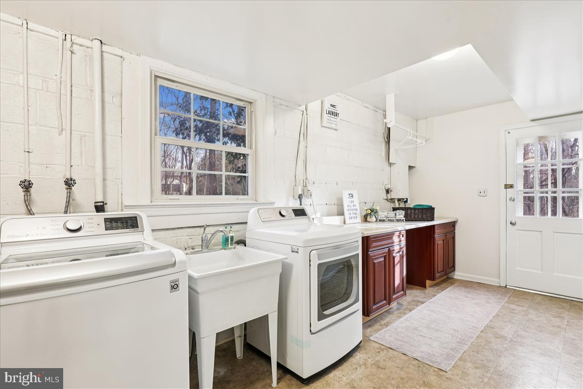 12145 STIRRUP RD, RESTON, Virginia 20191, 4 Bedrooms Bedrooms, ,3 BathroomsBathrooms,Residential,For sale,12145 STIRRUP RD,VAFX2287374 MLS # VAFX2287374