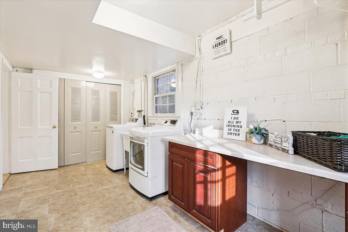 12145 STIRRUP RD, RESTON, Virginia 20191, 4 Bedrooms Bedrooms, ,3 BathroomsBathrooms,Residential,For sale,12145 STIRRUP RD,VAFX2287374 MLS # VAFX2287374