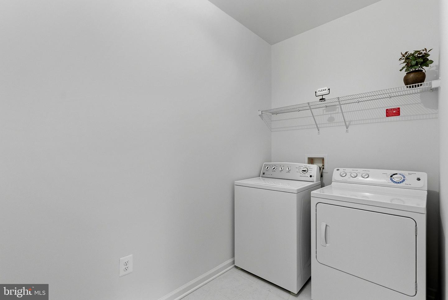 41895 CATHEDRAL VALLEY SQ #407, ALDIE, Virginia 20105, 3 Bedrooms Bedrooms, ,2 BathroomsBathrooms,Residential,For sale,41895 CATHEDRAL VALLEY SQ #407,VALO2114568 MLS # VALO2114568