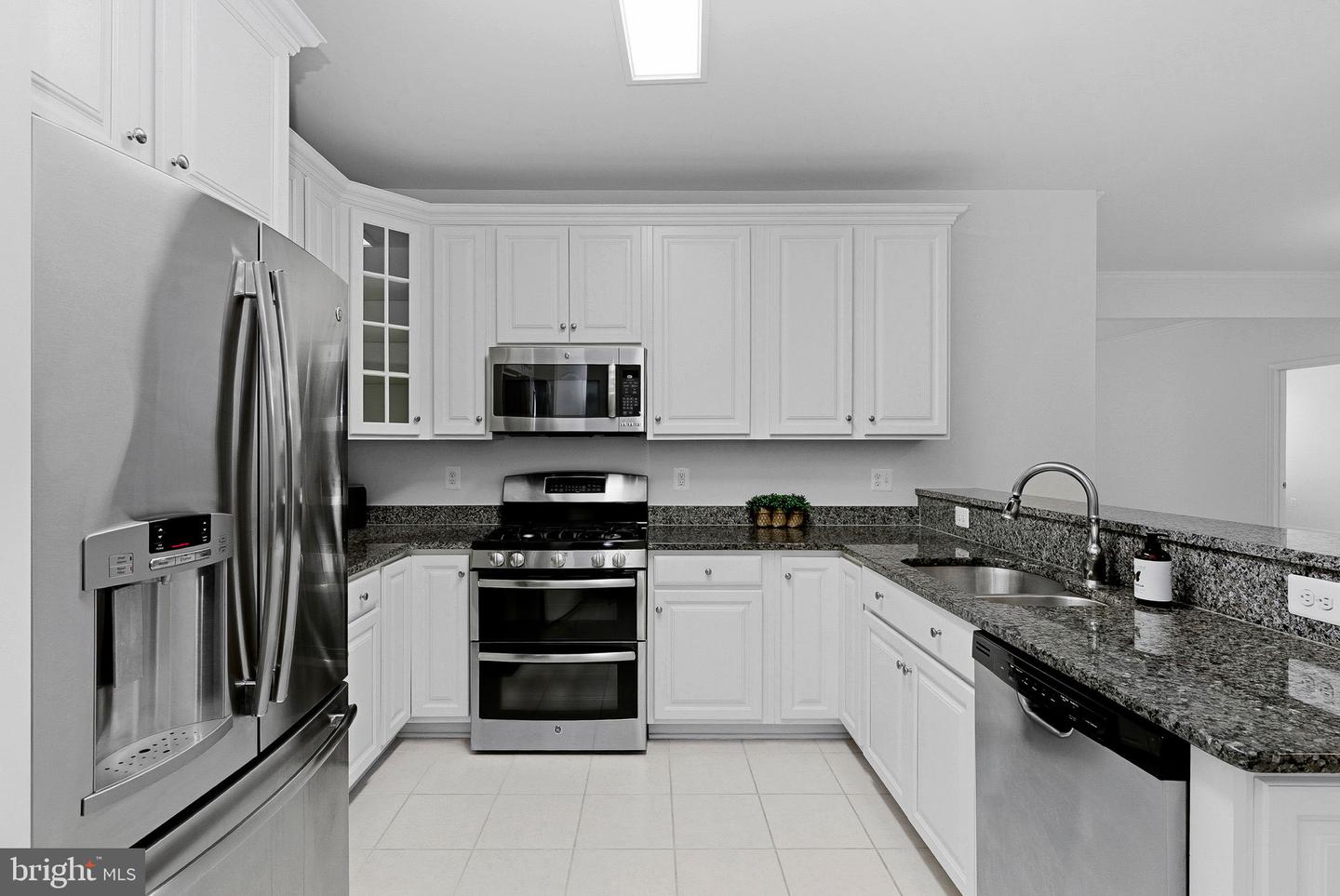 41895 CATHEDRAL VALLEY SQ #407, ALDIE, Virginia 20105, 3 Bedrooms Bedrooms, ,2 BathroomsBathrooms,Residential,For sale,41895 CATHEDRAL VALLEY SQ #407,VALO2114568 MLS # VALO2114568