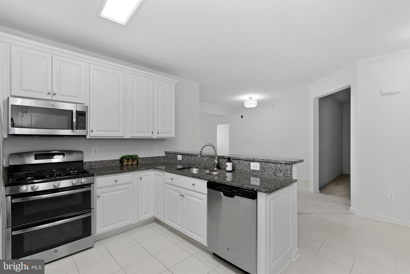 41895 CATHEDRAL VALLEY SQ #407, ALDIE, Virginia 20105, 3 Bedrooms Bedrooms, ,2 BathroomsBathrooms,Residential,For sale,41895 CATHEDRAL VALLEY SQ #407,VALO2114568 MLS # VALO2114568