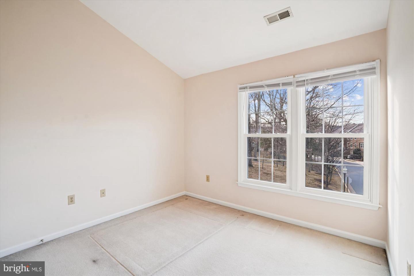 4153 KENTMERE SQ, FAIRFAX, Virginia 22030, 3 Bedrooms Bedrooms, ,2 BathroomsBathrooms,Residential,For sale,4153 KENTMERE SQ,VAFX2287410 MLS # VAFX2287410 4153 KENTMERE SQ, FAIRFAX, Virginia 22030, 3 Bedrooms Bedrooms, ,2 BathroomsBathrooms,Residential,For sale,4153 KENTMERE SQ,VAFX2287410 MLS # VAFX2287410