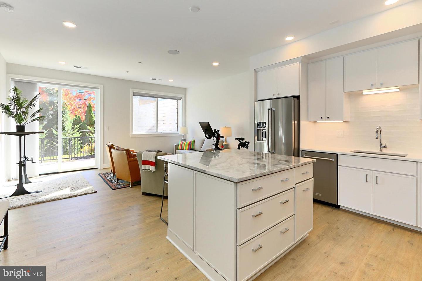 635 SLATERS LN #G-01, ALEXANDRIA, Virginia 22314, 2 Bedrooms Bedrooms, 4 Rooms Rooms,2 BathroomsBathrooms,Residential,For sale,635 SLATERS LN #G-01,VAAX2053494 MLS # VAAX2053494