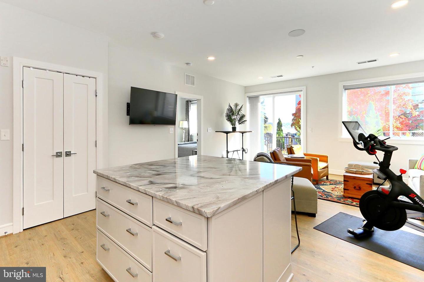 635 SLATERS LN #G-01, ALEXANDRIA, Virginia 22314, 2 Bedrooms Bedrooms, 4 Rooms Rooms,2 BathroomsBathrooms,Residential,For sale,635 SLATERS LN #G-01,VAAX2053494 MLS # VAAX2053494