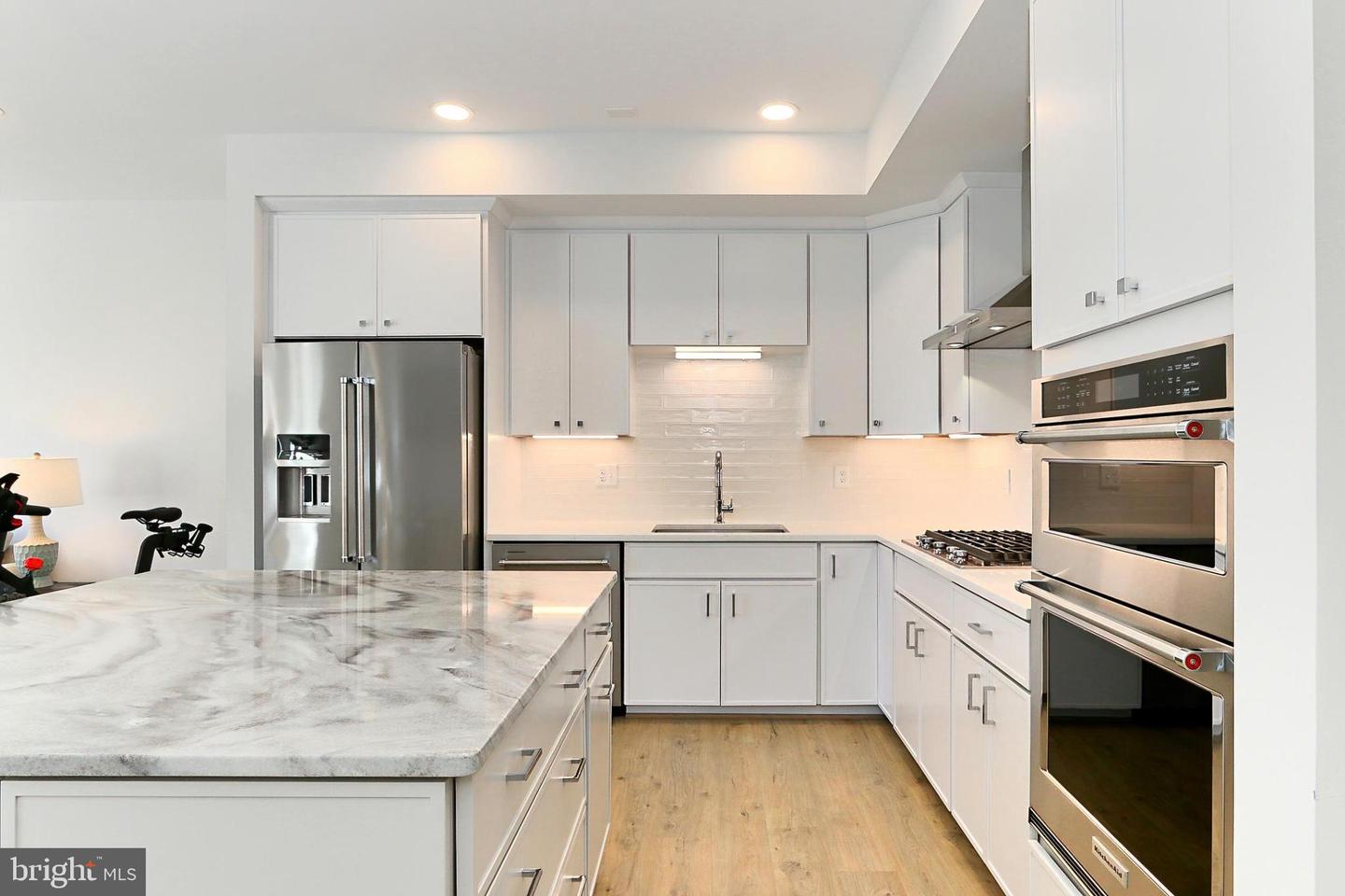 635 SLATERS LN #G-01, ALEXANDRIA, Virginia 22314, 2 Bedrooms Bedrooms, 4 Rooms Rooms,2 BathroomsBathrooms,Residential,For sale,635 SLATERS LN #G-01,VAAX2053494 MLS # VAAX2053494