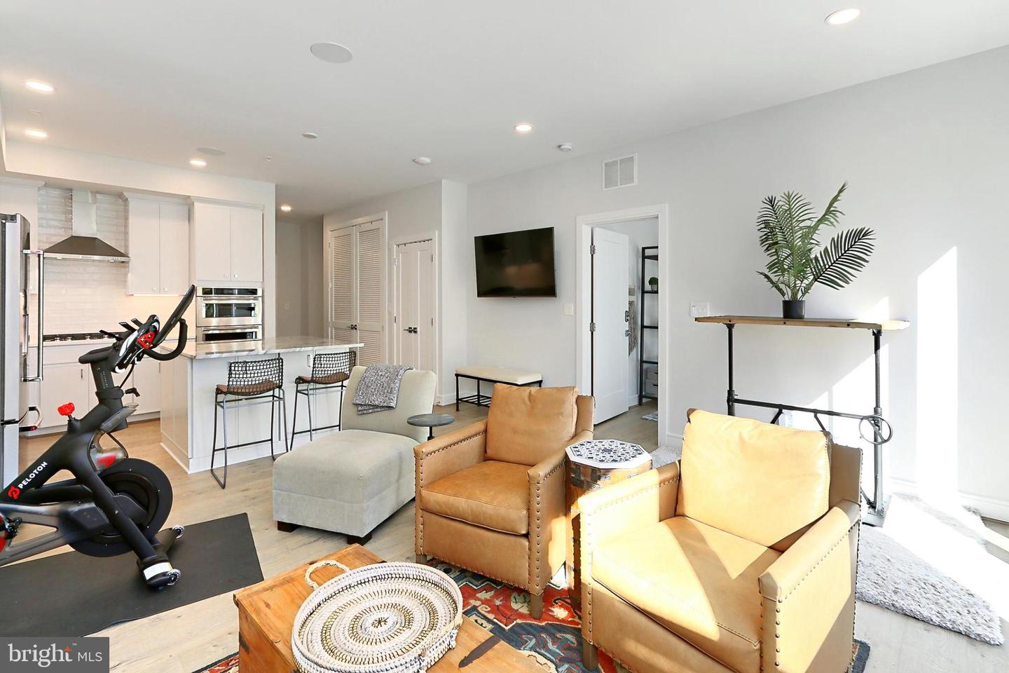 635 SLATERS LN #G-01, ALEXANDRIA, Virginia 22314, 2 Bedrooms Bedrooms, 4 Rooms Rooms,2 BathroomsBathrooms,Residential,For sale,635 SLATERS LN #G-01,VAAX2053494 MLS # VAAX2053494