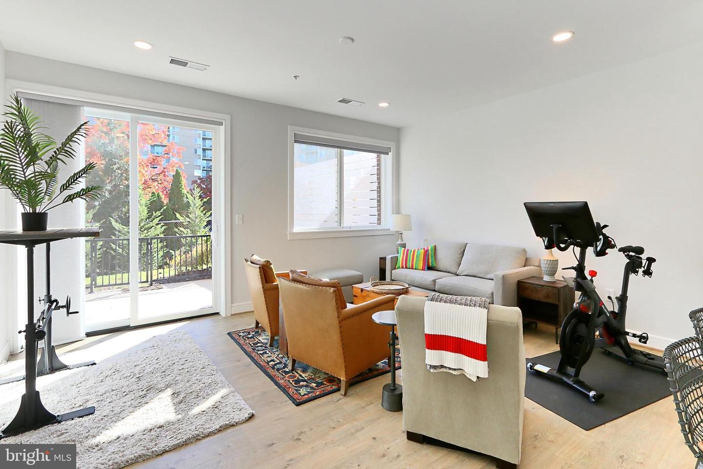 635 SLATERS LN #G-01, ALEXANDRIA, Virginia 22314, 2 Bedrooms Bedrooms, 4 Rooms Rooms,2 BathroomsBathrooms,Residential,For sale,635 SLATERS LN #G-01,VAAX2053494 MLS # VAAX2053494