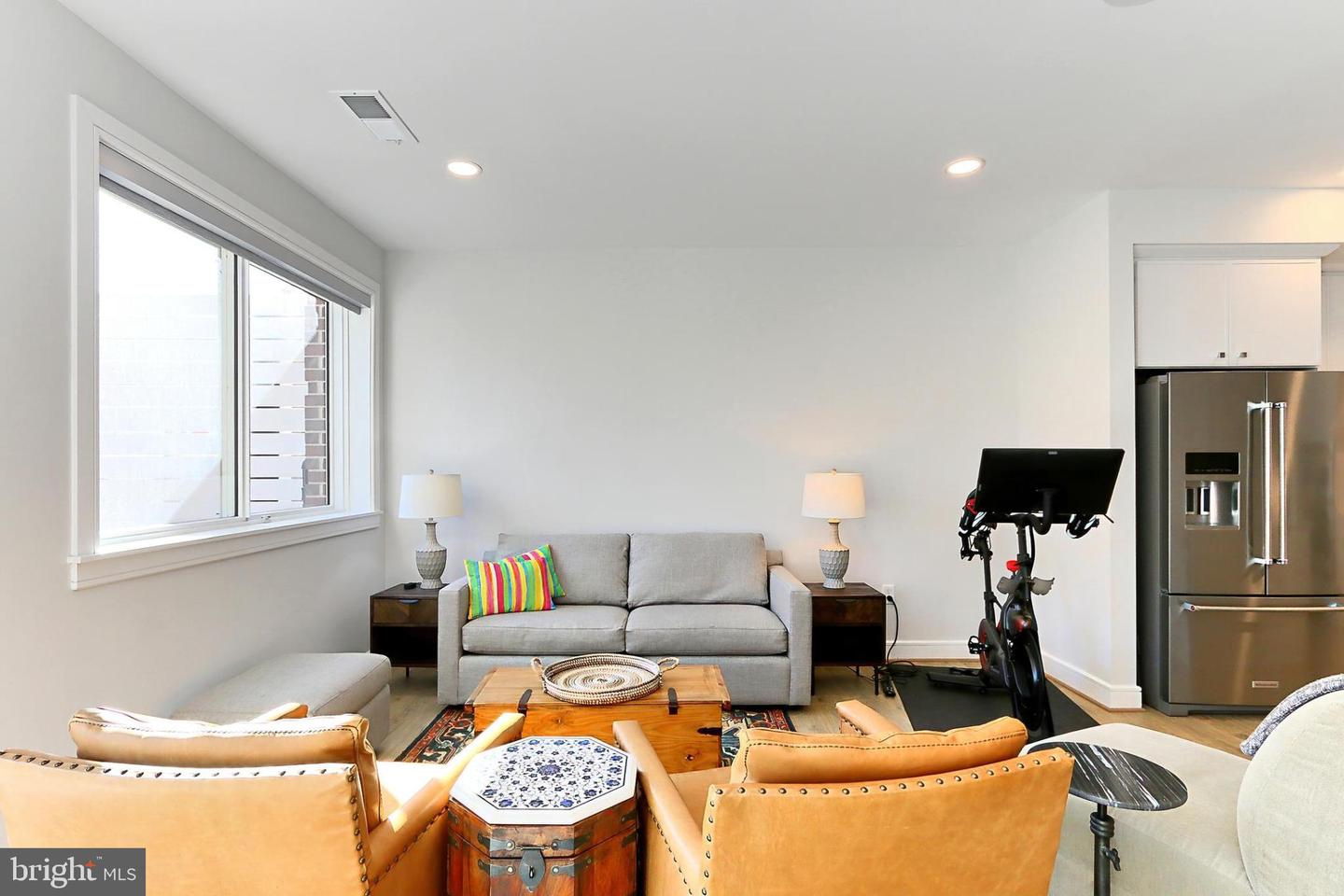 635 SLATERS LN #G-01, ALEXANDRIA, Virginia 22314, 2 Bedrooms Bedrooms, 4 Rooms Rooms,2 BathroomsBathrooms,Residential,For sale,635 SLATERS LN #G-01,VAAX2053494 MLS # VAAX2053494