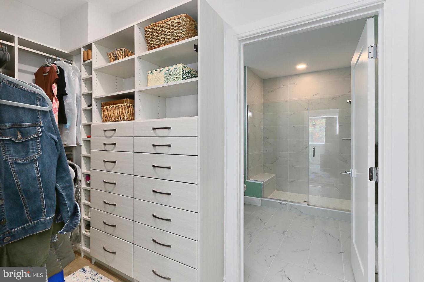 635 SLATERS LN #G-01, ALEXANDRIA, Virginia 22314, 2 Bedrooms Bedrooms, 4 Rooms Rooms,2 BathroomsBathrooms,Residential,For sale,635 SLATERS LN #G-01,VAAX2053494 MLS # VAAX2053494