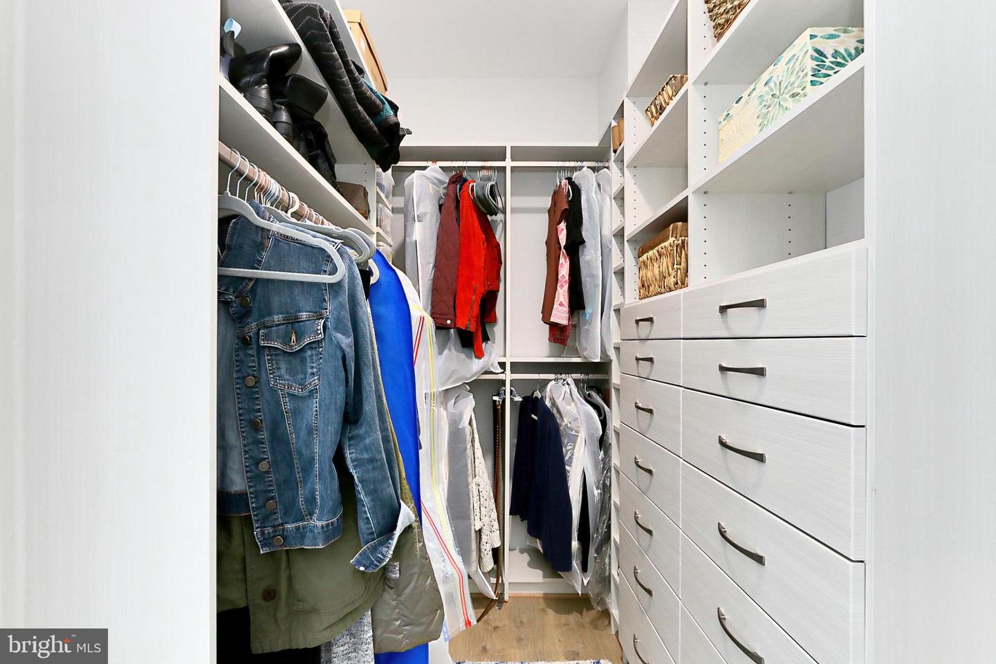 635 SLATERS LN #G-01, ALEXANDRIA, Virginia 22314, 2 Bedrooms Bedrooms, 4 Rooms Rooms,2 BathroomsBathrooms,Residential,For sale,635 SLATERS LN #G-01,VAAX2053494 MLS # VAAX2053494