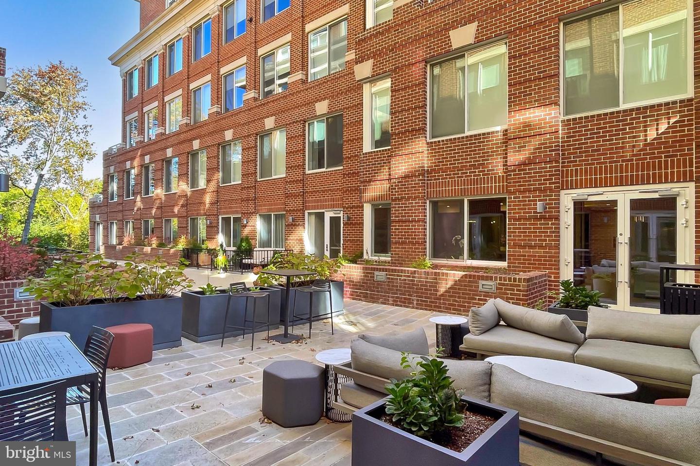 635 SLATERS LN #G-01, ALEXANDRIA, Virginia 22314, 2 Bedrooms Bedrooms, 4 Rooms Rooms,2 BathroomsBathrooms,Residential,For sale,635 SLATERS LN #G-01,VAAX2053494 MLS # VAAX2053494