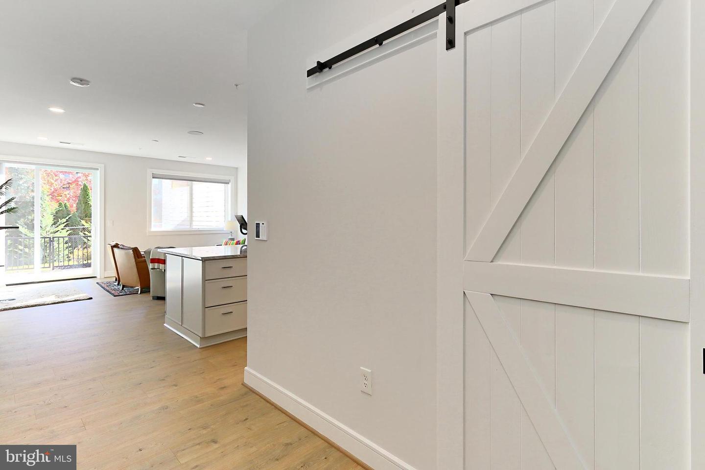 635 SLATERS LN #G-01, ALEXANDRIA, Virginia 22314, 2 Bedrooms Bedrooms, 4 Rooms Rooms,2 BathroomsBathrooms,Residential,For sale,635 SLATERS LN #G-01,VAAX2053494 MLS # VAAX2053494